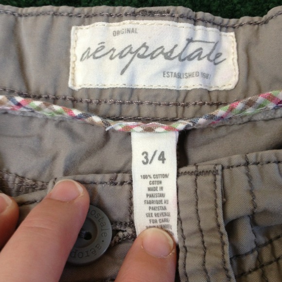 ✨Light Grey Cargo Style Shorts From- Aeropostale✨ - Picture 2 of 4