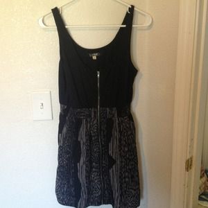 Zip up black and grey dress!