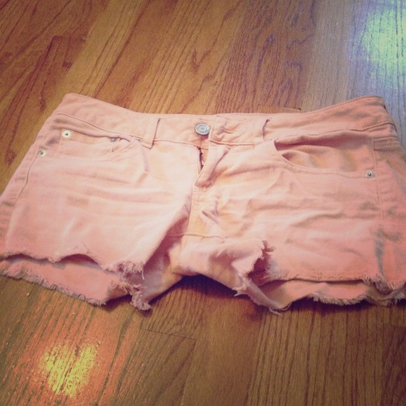 American eagle peach colored shorts! - Picture 1 of 4