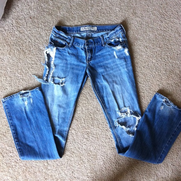 Super distressed Hollister jeans