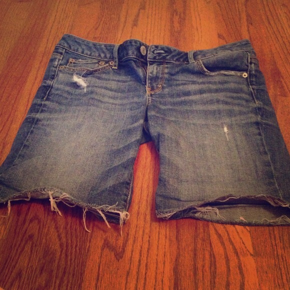American Eagle Bermuda shorts! Never worn!