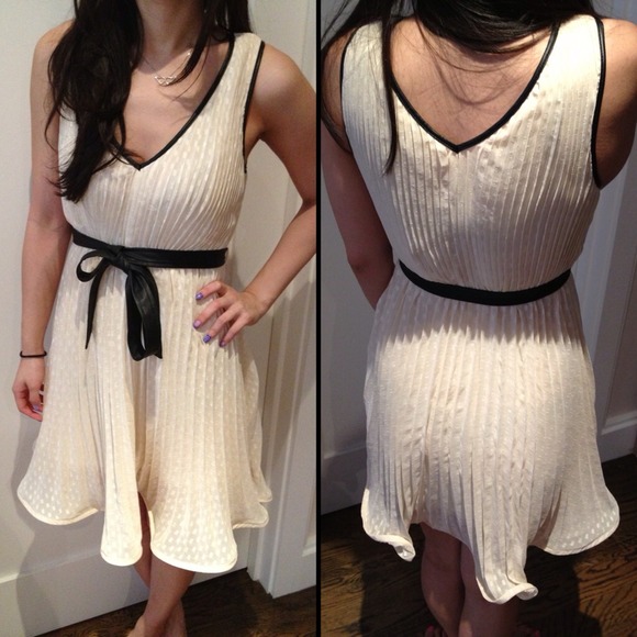 ❤️SOLD IN BUNDLE❤️Romantic Cream Polka Dot Dress - Picture 2 of 4