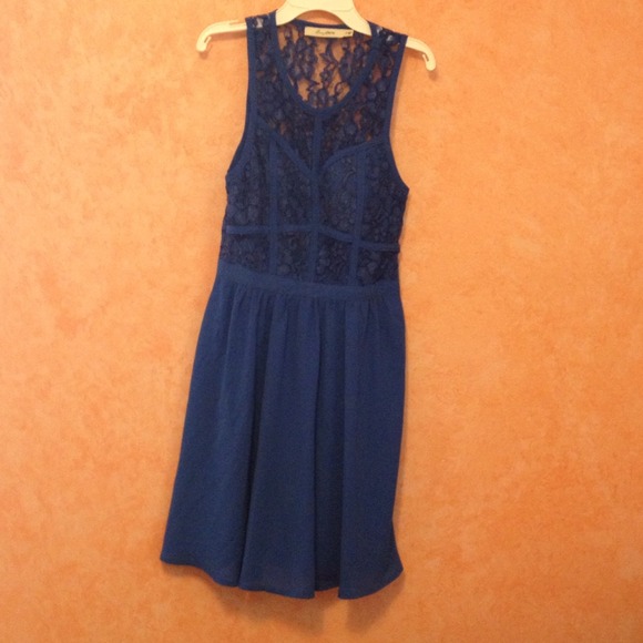 Dress - Picture 2 of 2