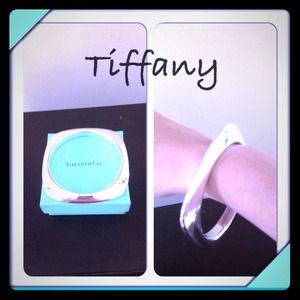 Rare Authentic Tiffany & Co Square Bangle