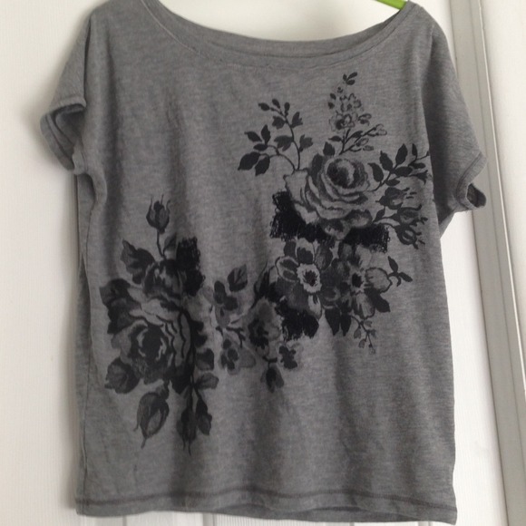 Grey top - Picture 1 of 2