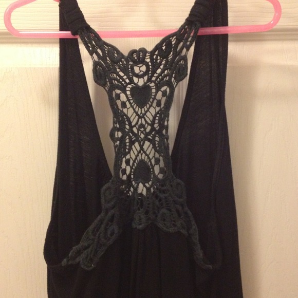 Black Top With Lace-Like Back - Picture 2 of 3
