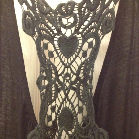 Black Top With Lace-Like Back - Picture 3 of 3