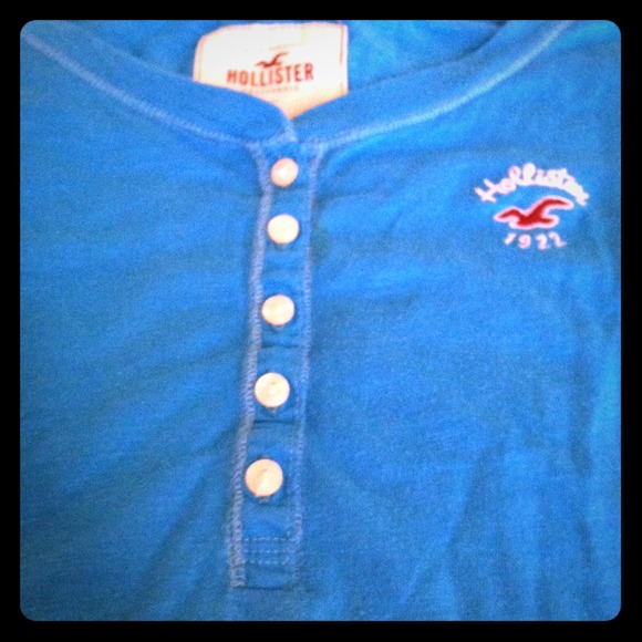 Simple Blue Holister Tee - Picture 1 of 3
