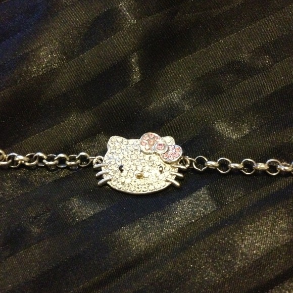✨💜Hello kitty rhinestone bracelet💜✨