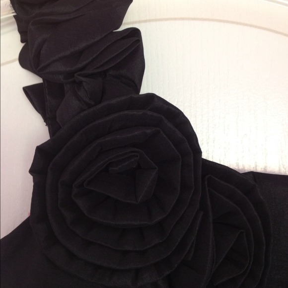 LBD - Picture 2 of 3