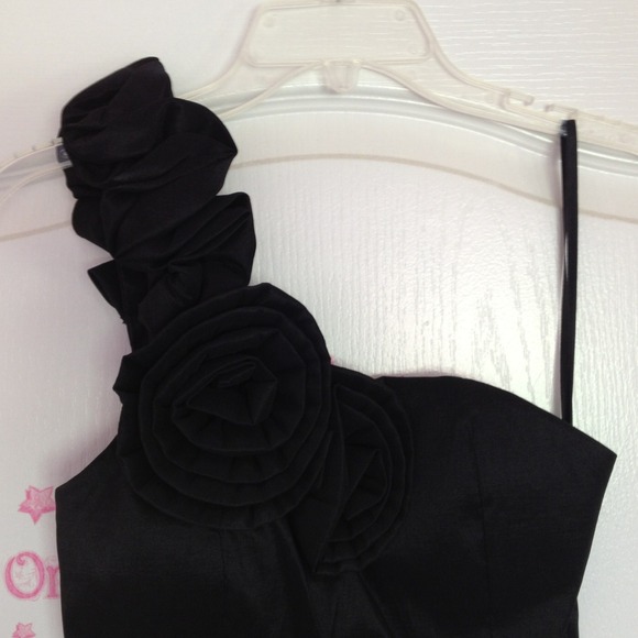 LBD - Picture 3 of 3