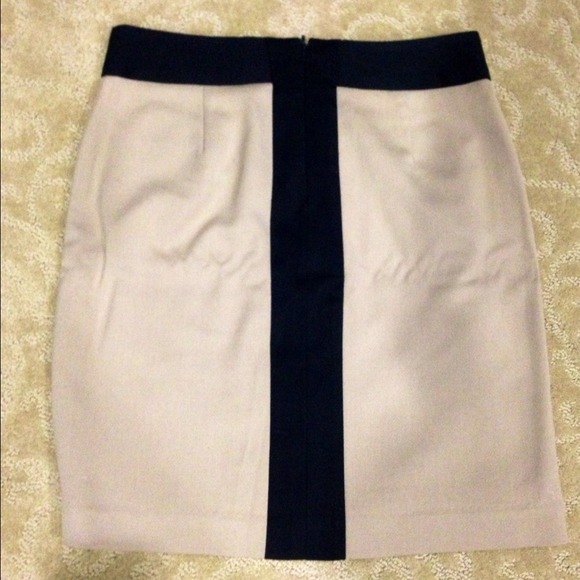 New Black and Tan / Beige color block skirt - Picture 2 of 3