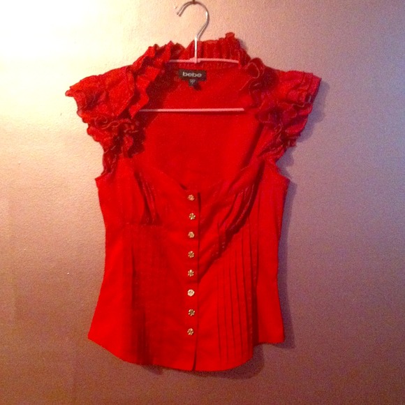 📦📦sold📦📦Bebe top with gold buttons.