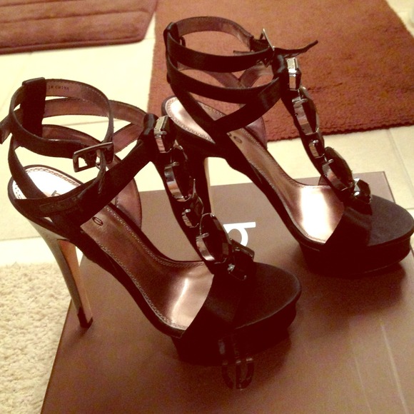 🌟REDUCED🌟Bebe Iva pumps