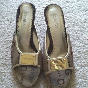 Dolce & Gabbana low heels