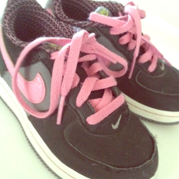 🚫RESERVED🚫 Toddler girls Nike tennis shoes