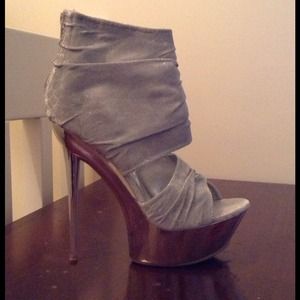 Silver boogie/peep toes