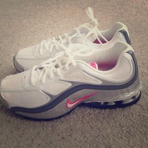 Brand New Nike Relax Run Sneakers in a Women's 7