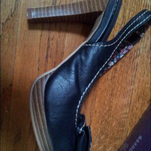 Heels - Picture 4 of 4