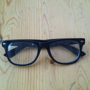 Wayfarer fake glasses.