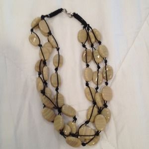 Adorable beige necklace