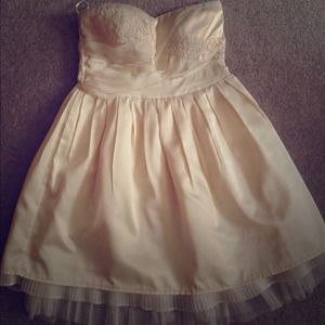 Beautiful elegant cream strapless dress - size SM