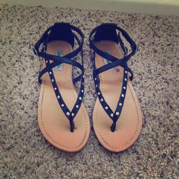 ❌BUNDLED❌Strappy studded sandal