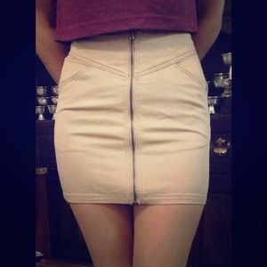 High-waisted, zipper up, khakee skirt.