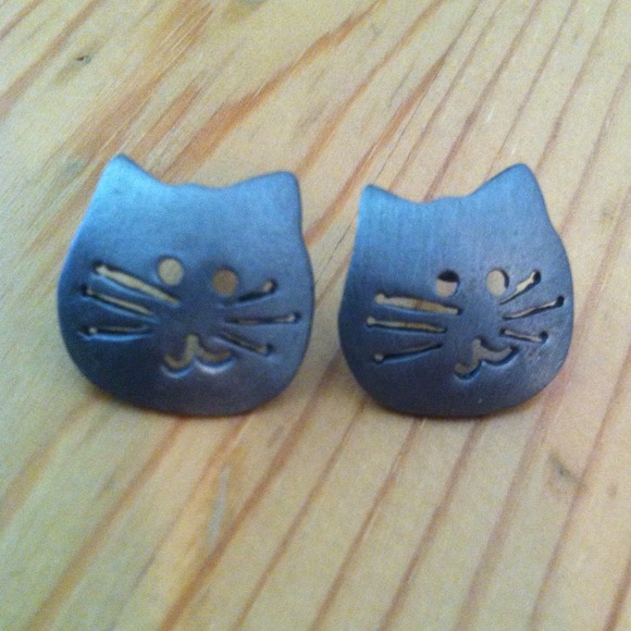 🌻 SOLD🌻Cat earrings
