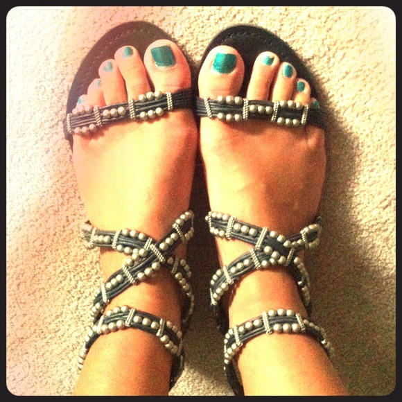 Grecian sandals - Picture 1 of 3