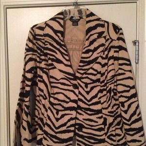 🌺Bundle for tomalee🌺 2 jackets, bangle and boxes