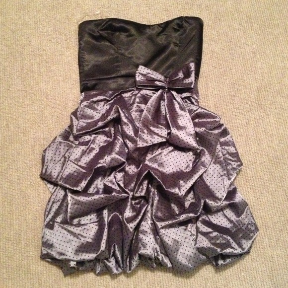 ♦SOLD!! {Reduced} Strapless black and gray dress