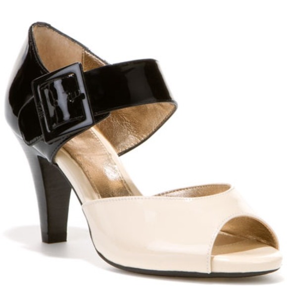 🆕 "Sofft" Shoes Peep-Toe Patent Leather Mary Jane