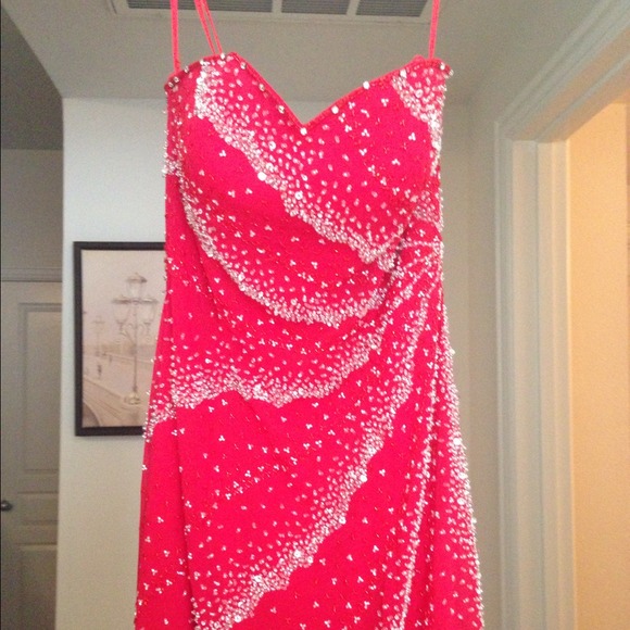 Prom/ Homecoming elegant dress. - Picture 3 of 4