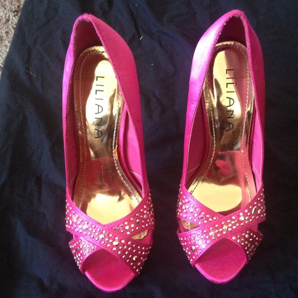 ✨Stunning Hot Pink with gold studs✨ - Picture 2 of 4