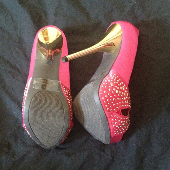 ✨Stunning Hot Pink with gold studs✨ - Picture 3 of 4