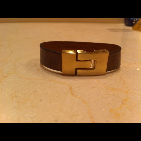 Leighelena leather bracelet with metal clasp - Picture 1 of 2