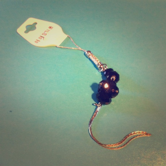 7⃣black crystal chain