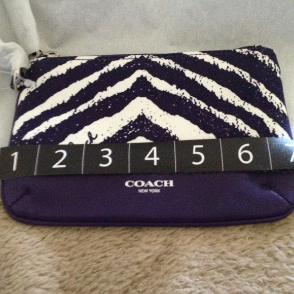 Coach Clutches & Wallets - 💯AUTHENTIC COACH WRISTLET 💯