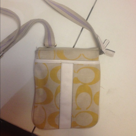 Coach purse ! - Picture 2 of 4