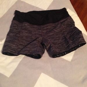 Lululemon-Shorty Shorts