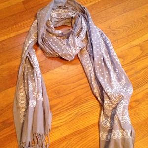 Gray scarf