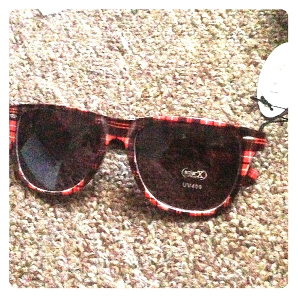 Plaid sunglasses NWT UV400