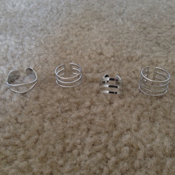 ❤BUNDLED❤New - Set of 4 Silver Ring Set