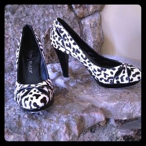 White House Black Market leopard shoes