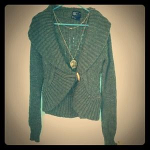 American Eagle grey cable knot sweater.