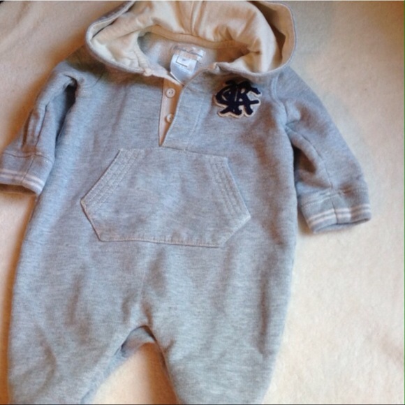⬇3 months-baby boy Ralph Lauren grey outfit