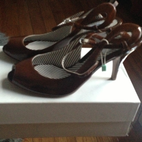 Moschino peep toe heels - Picture 2 of 4