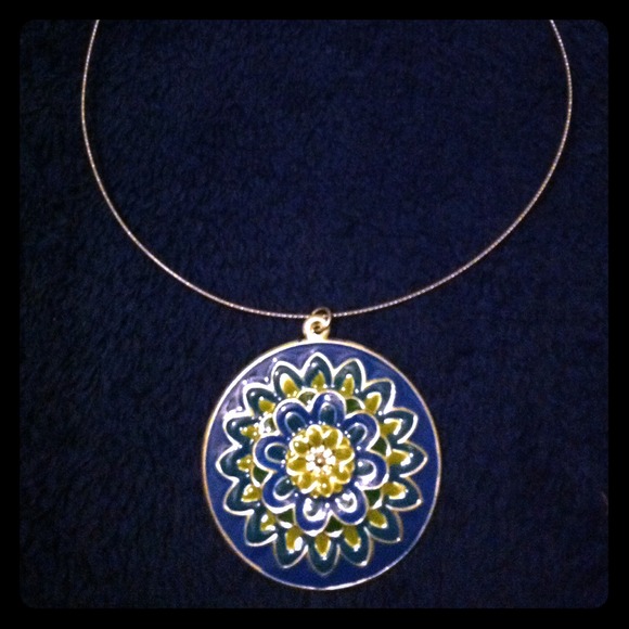 🚨Sold🚨Blue and green necklace