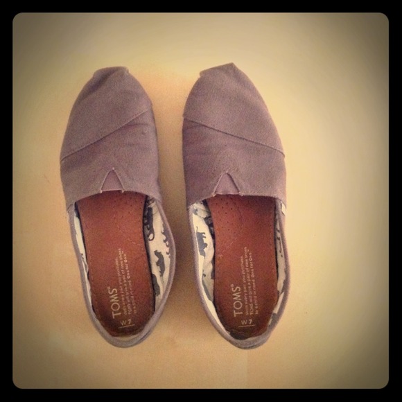 Reserved!! Gray TOMS